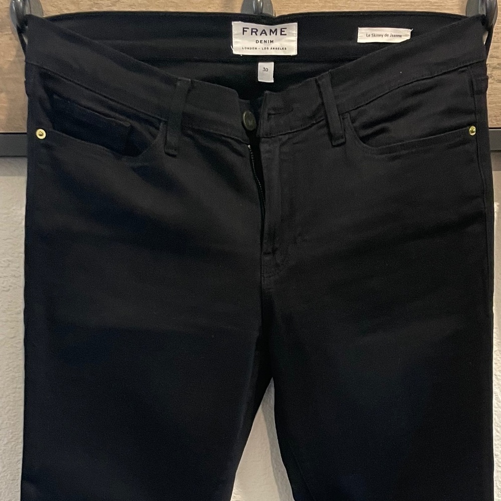 Frame Skinny Jeans. Never worn out or washed!!!